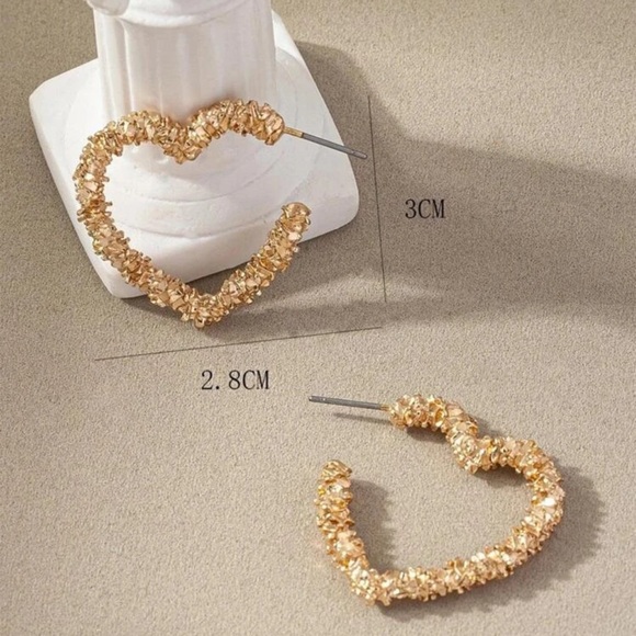 💛 Heart Earrings 💛 - Picture 2 of 4